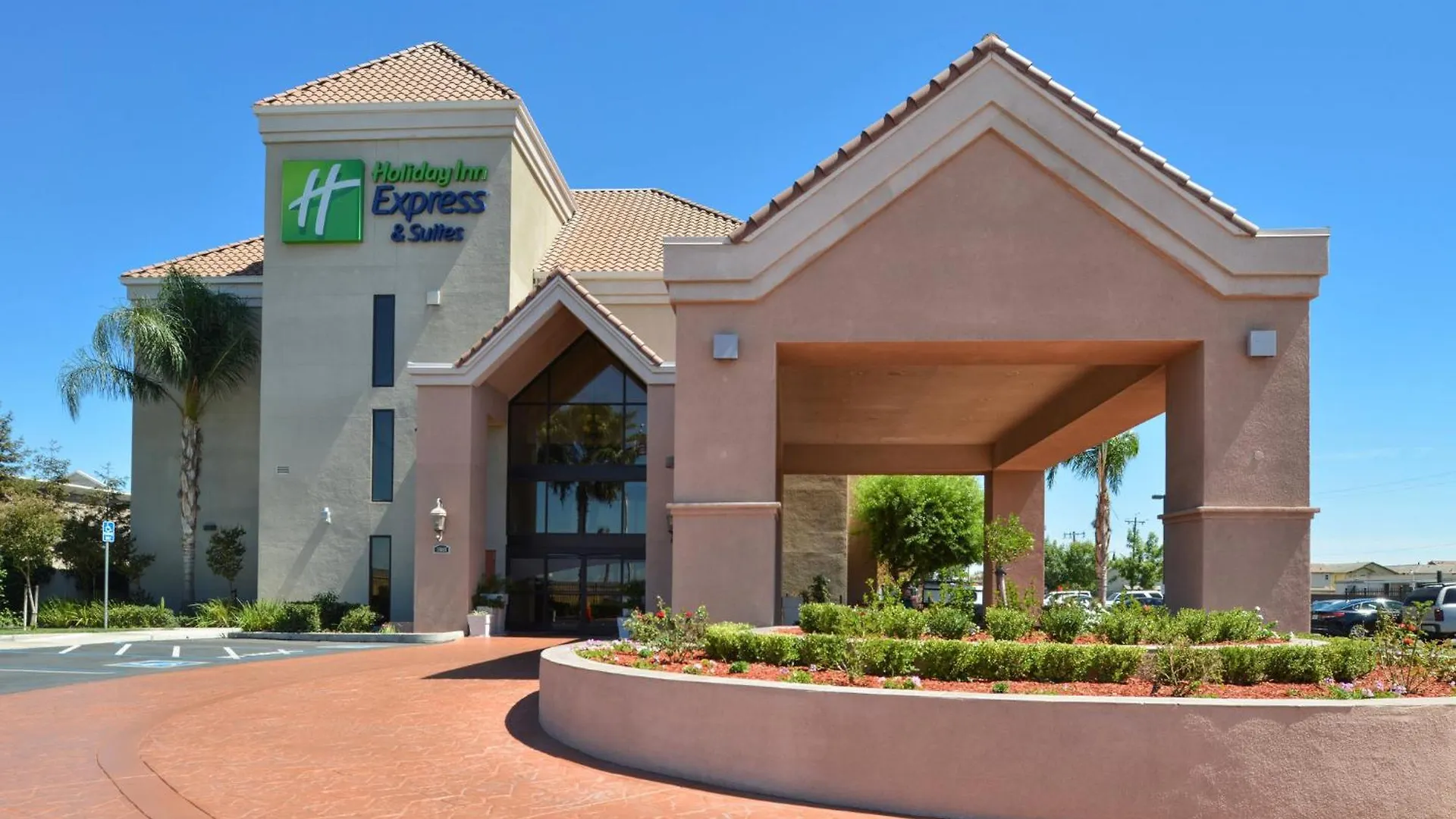 Holiday Inn Express & Suites Lathrop By Ihg Hotel