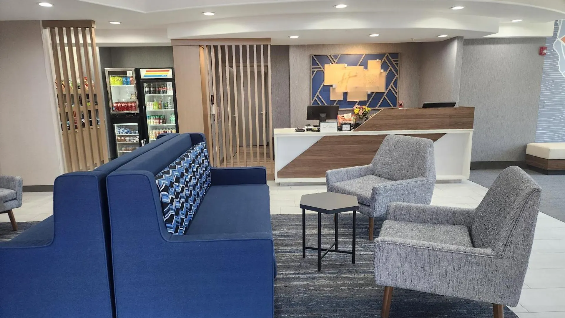 Holiday Inn Express & Suites Lathrop By Ihg 2*,  United States