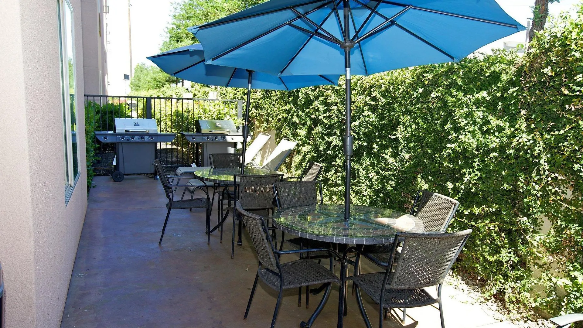 Holiday Inn Express & Suites Lathrop By Ihg 2*,  United States
