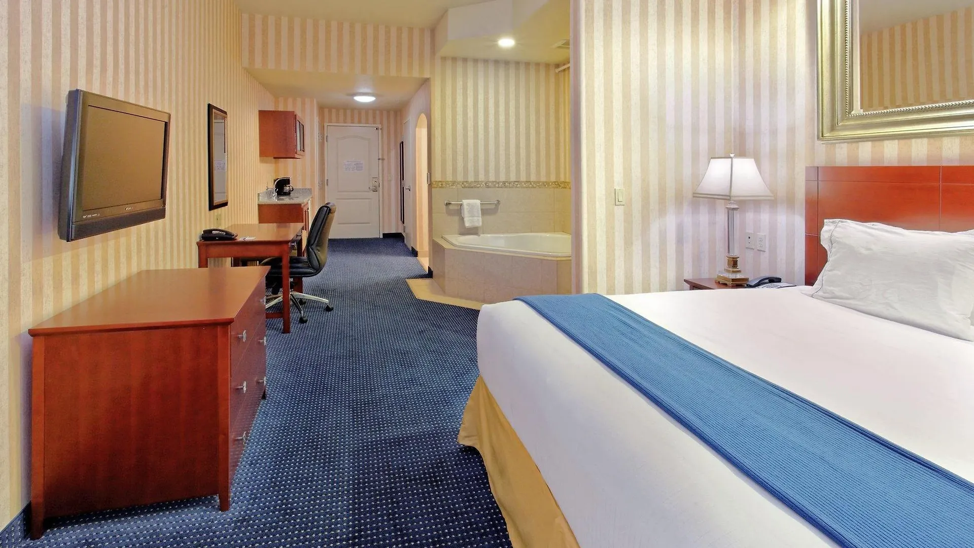 Holiday Inn Express & Suites Lathrop By Ihg Hotel
