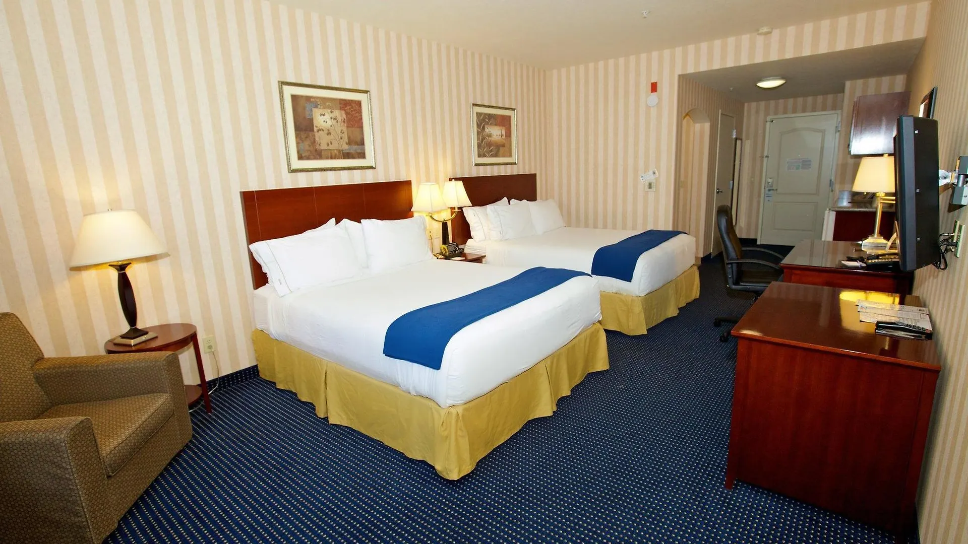 Holiday Inn Express & Suites Lathrop By Ihg