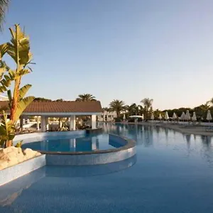 https://christofinia-hotel.hotelsatayianapa.com
